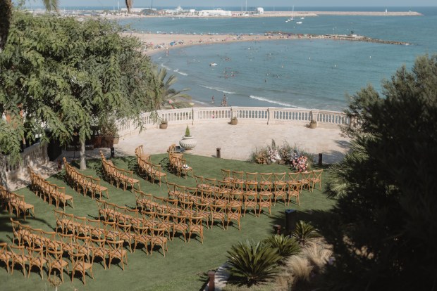 Xalet del Nin: A Seafront Wedding Venue with Mediterranean Charm in Barcelona